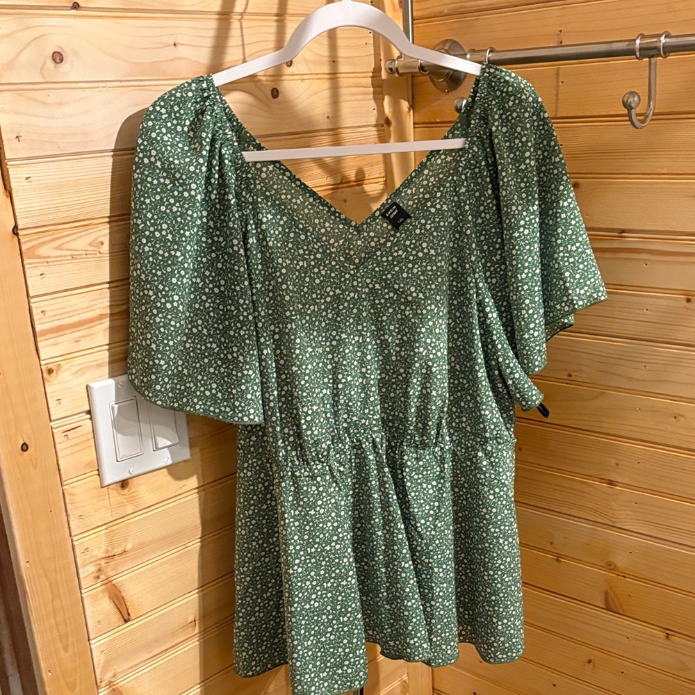 SHEIN Green Floral Blouse